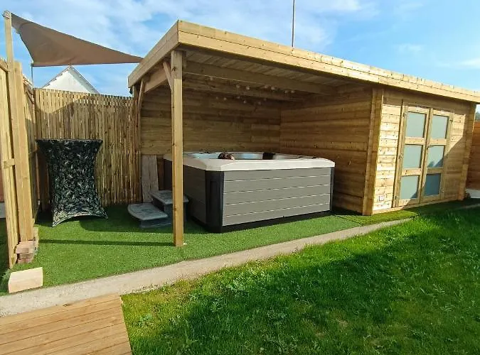 La Bouee Rose Villa *